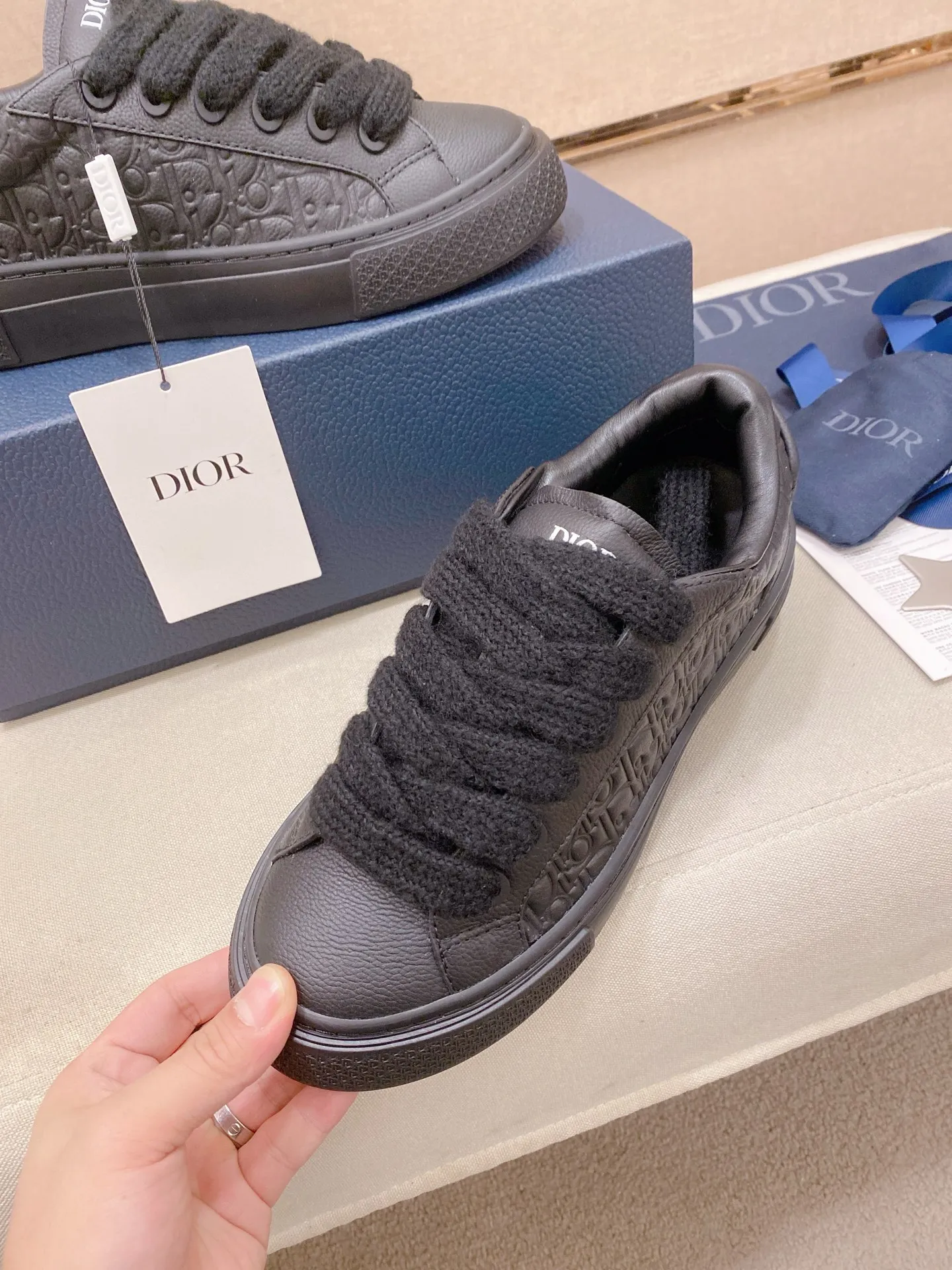 Factory price: 300 Men's shoes 💰[Dior·Dior] Top 🔍Couple style 💏🔍New casual sports style couple shoes, new four-season design, perfect workmanship, lace-up lazy style to create cabinet quality, upper: imported first-layer cowhide, sheepskin lining is soft and comfortable, ultra-light TPU wear-resistant outsole, simple, versatile fashion men's shoes, excellent color code number 35--44